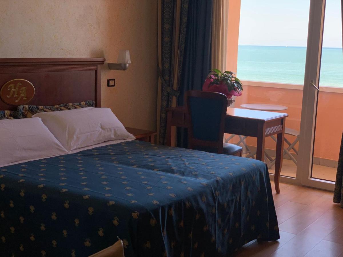 Hotel Alexander Resort ริมินี ภายนอก รูปภาพ