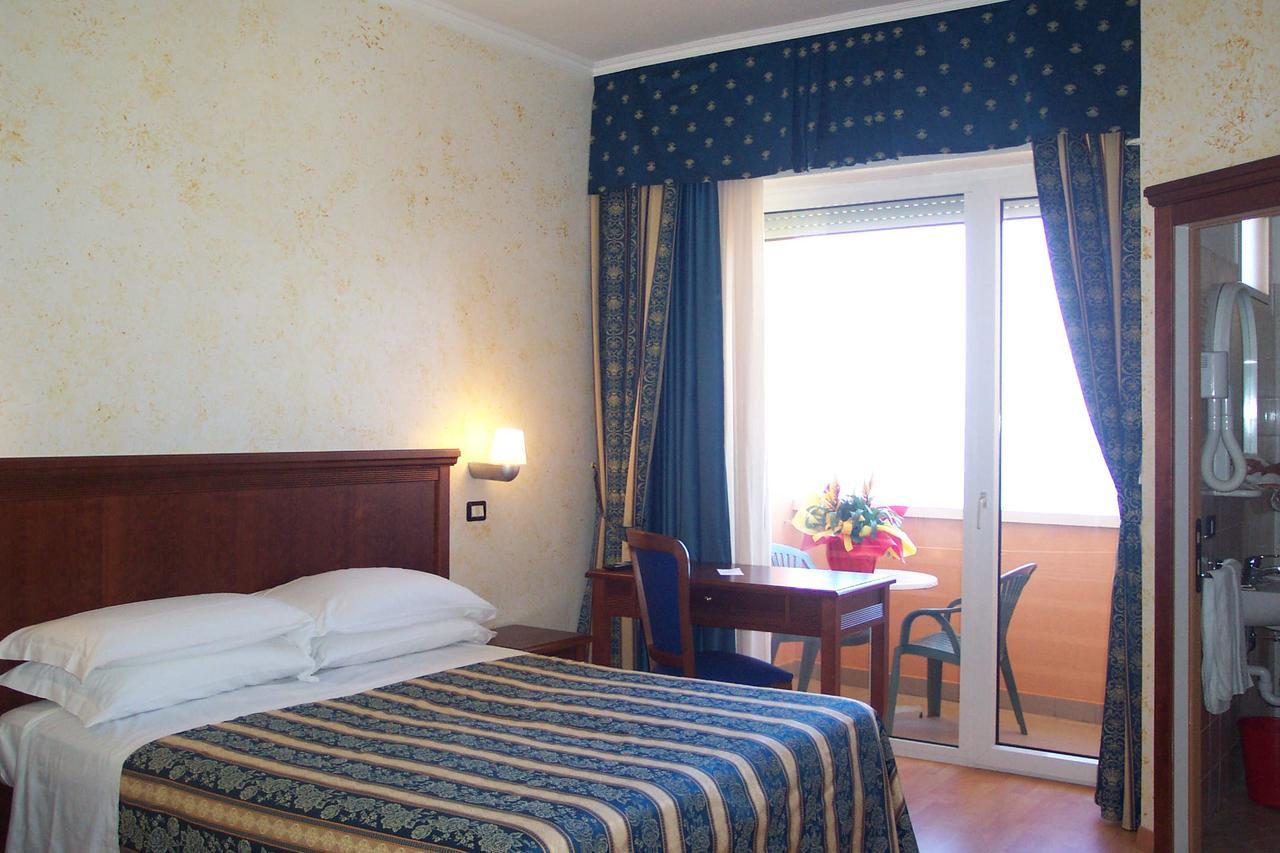 Hotel Alexander Resort ริมินี ภายนอก รูปภาพ