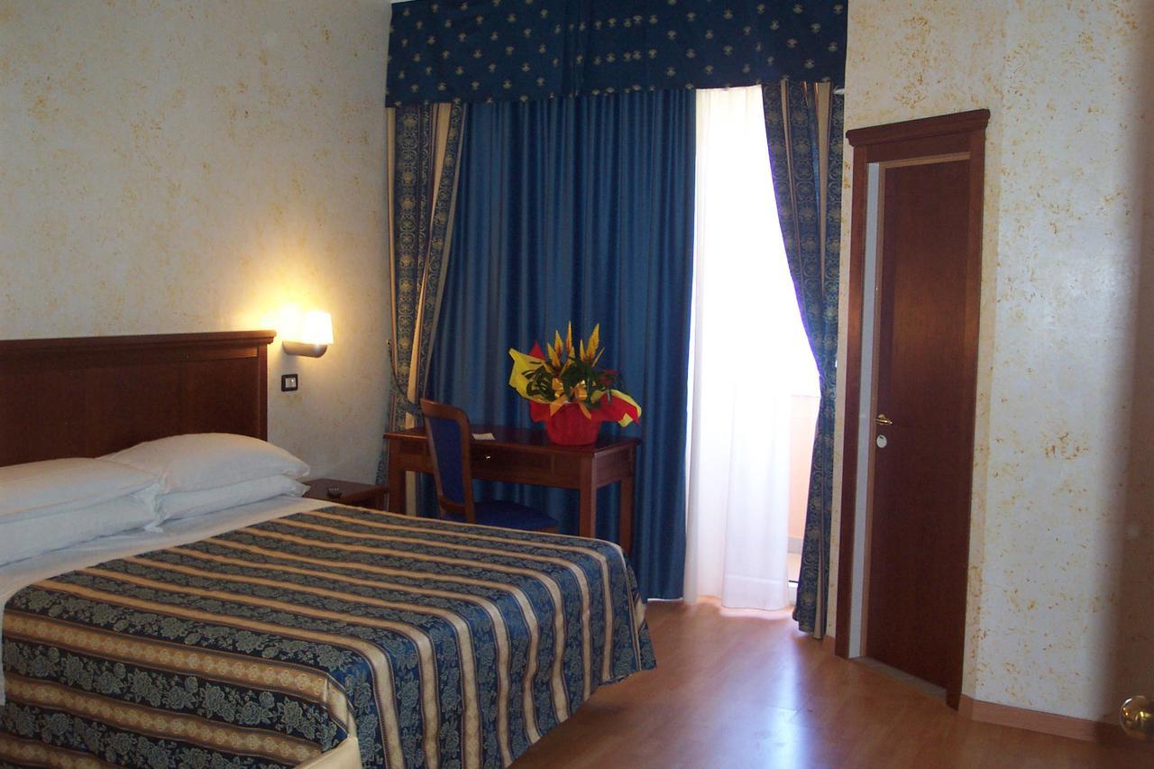 Hotel Alexander Resort ริมินี ภายนอก รูปภาพ