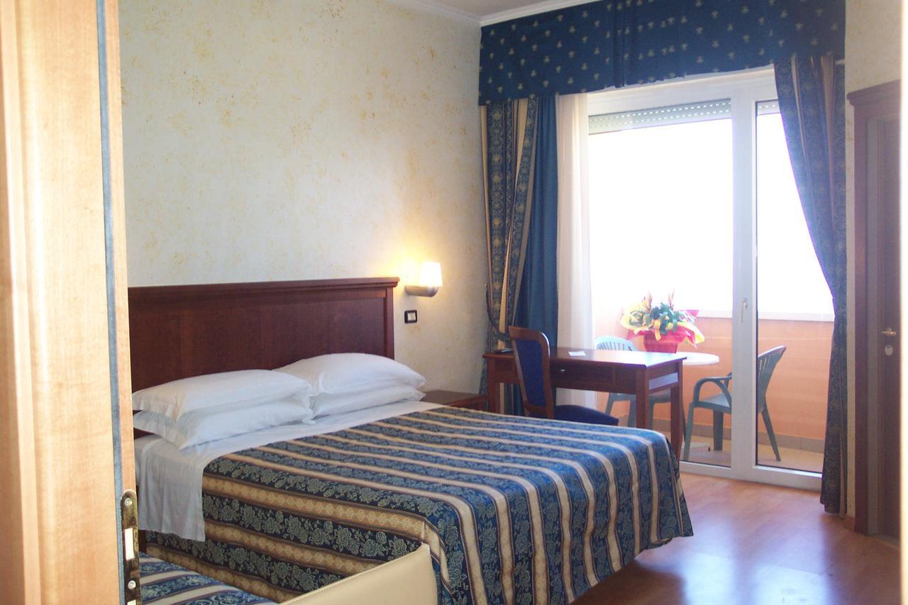 Hotel Alexander Resort ริมินี ภายนอก รูปภาพ